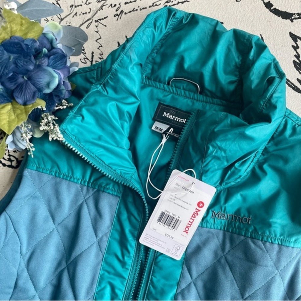 NWT Marmot Abigal Insulated Vest in Moon River / Green Everglade, Size M